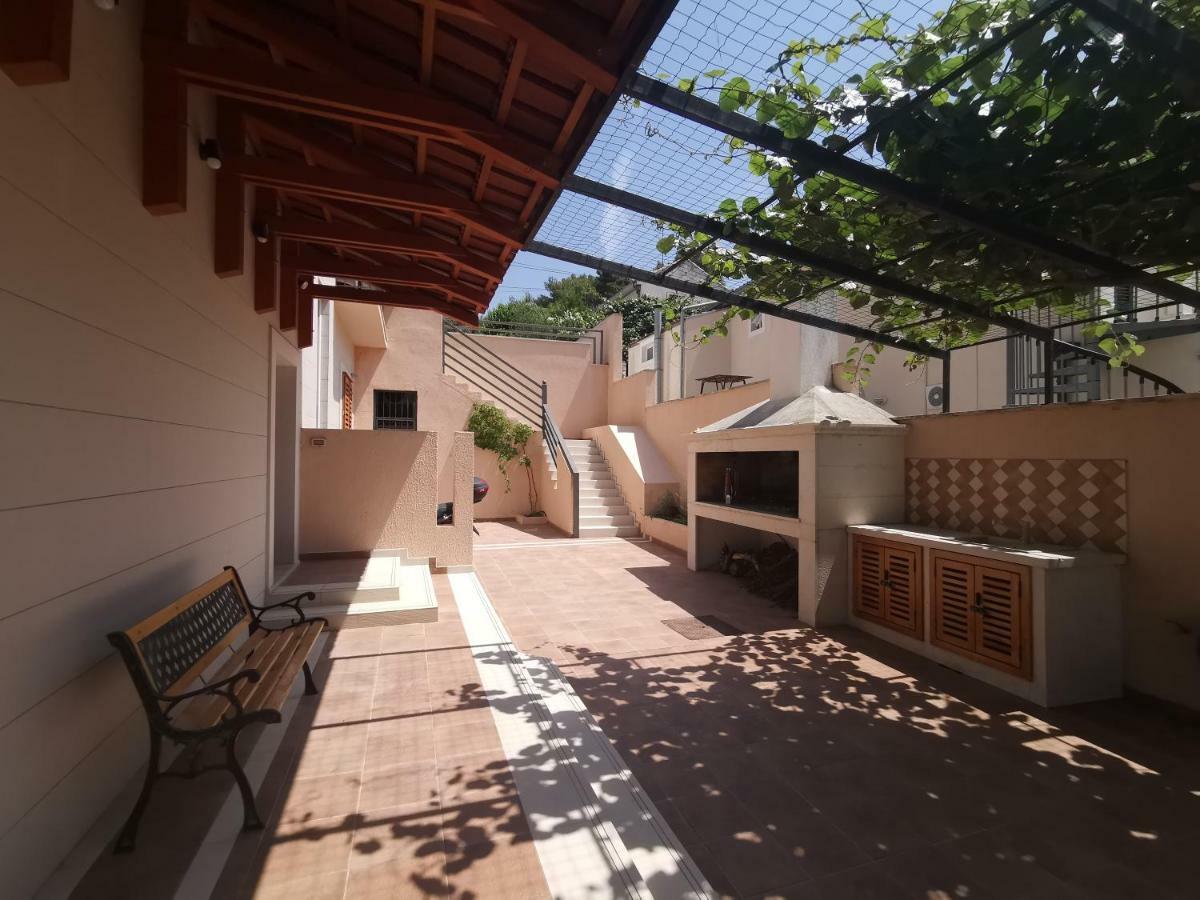 Villa V&D Milna  Exterior photo