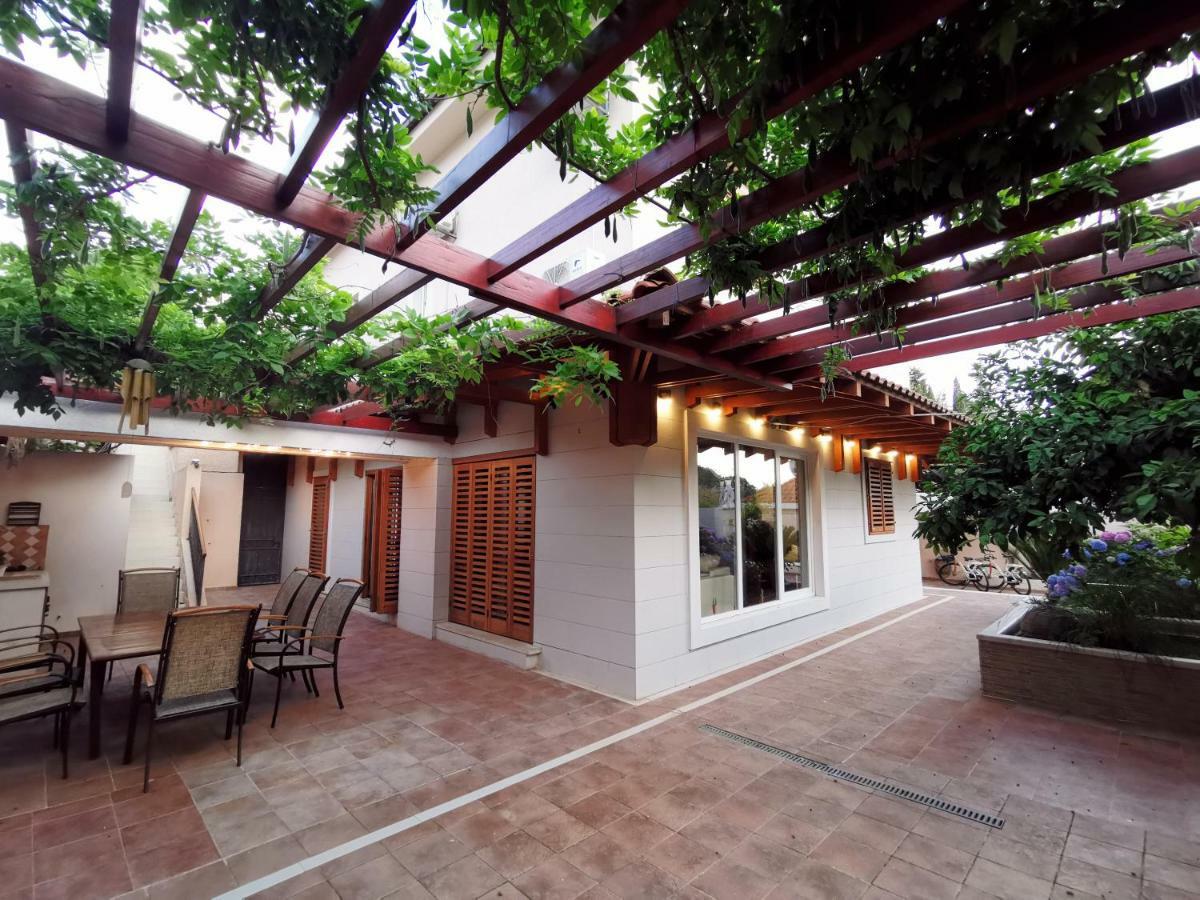 Villa V&D Milna  Exterior photo