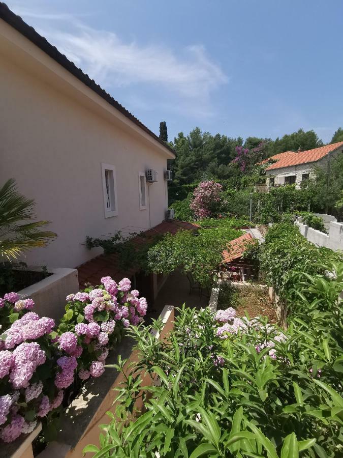 Villa V&D Milna  Exterior photo