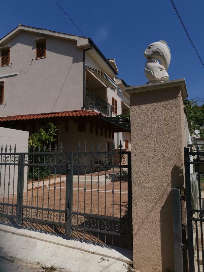 Villa V&D Milna  Exterior photo